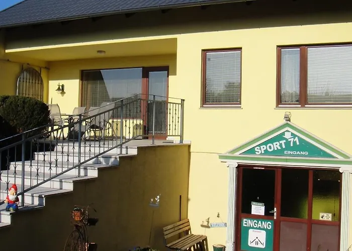 ゲストハウス ゲストペンション シュポート 71 3*